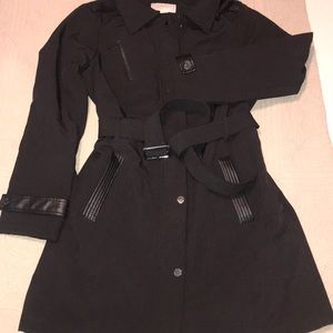 Sz L Michael Kors blk coat w/ belt, detachable hood, LIKE NEW